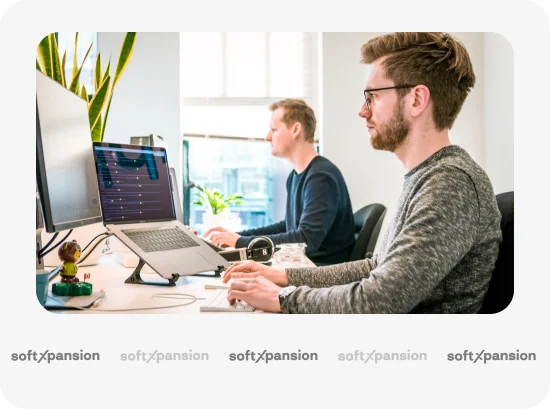 Deweloper konfiguruje aplikację SharePoint dla biznesu